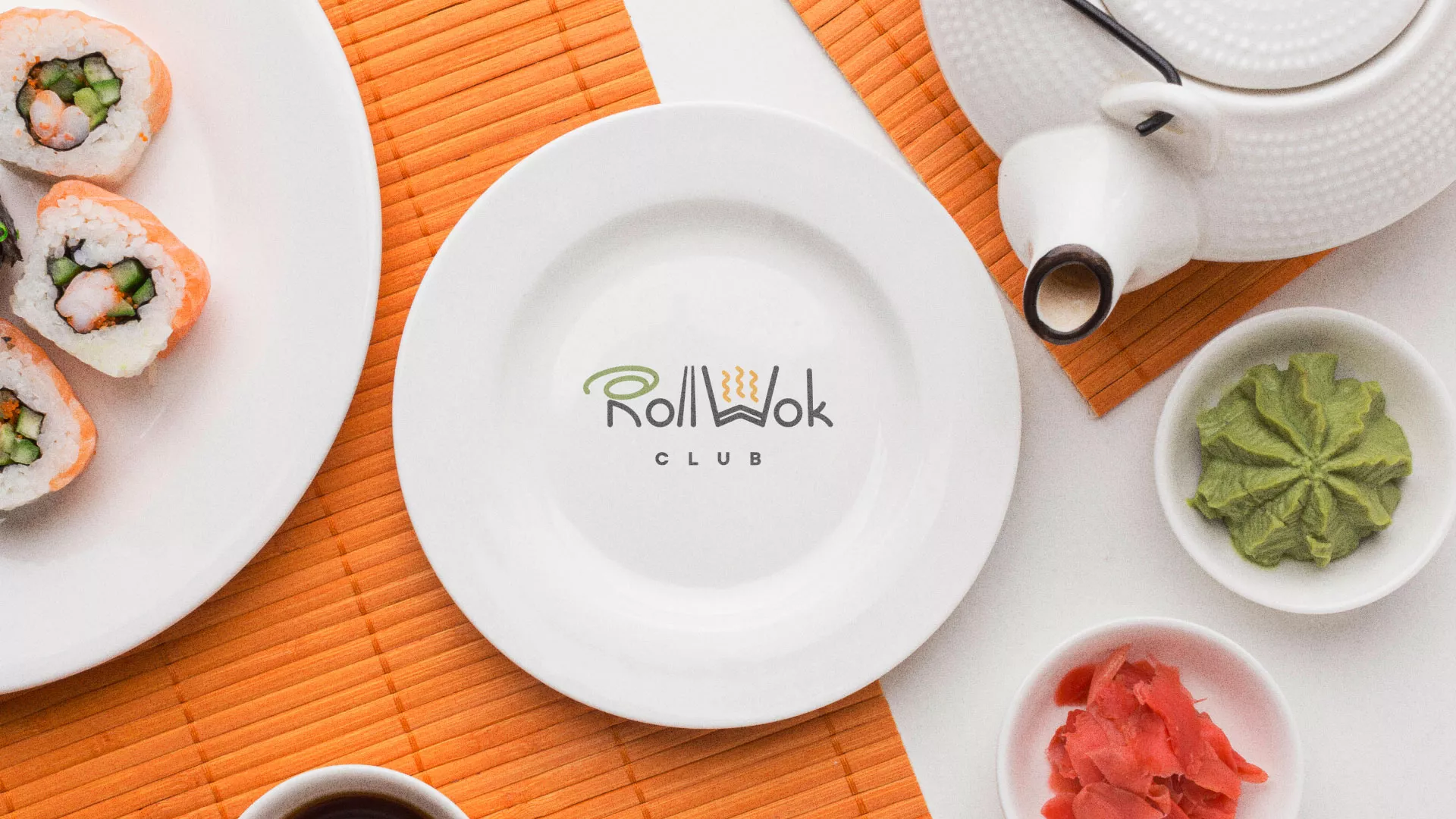 Разработка логотипа и фирменного стиля суши-бара «Roll Wok Club» в Ряжске